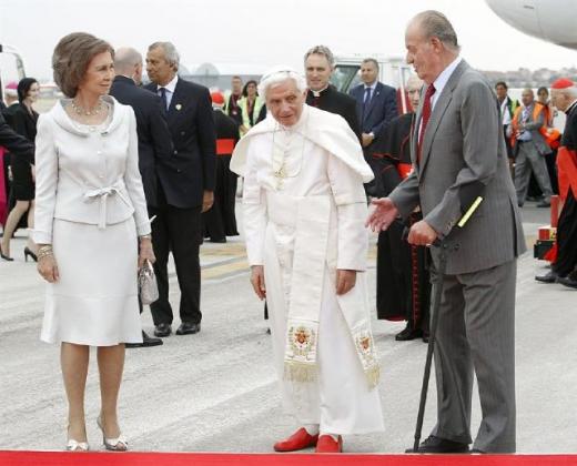 The Queen and King of Spain welcome Pope Benedict XVI to Madrid and World Youth Day 2011