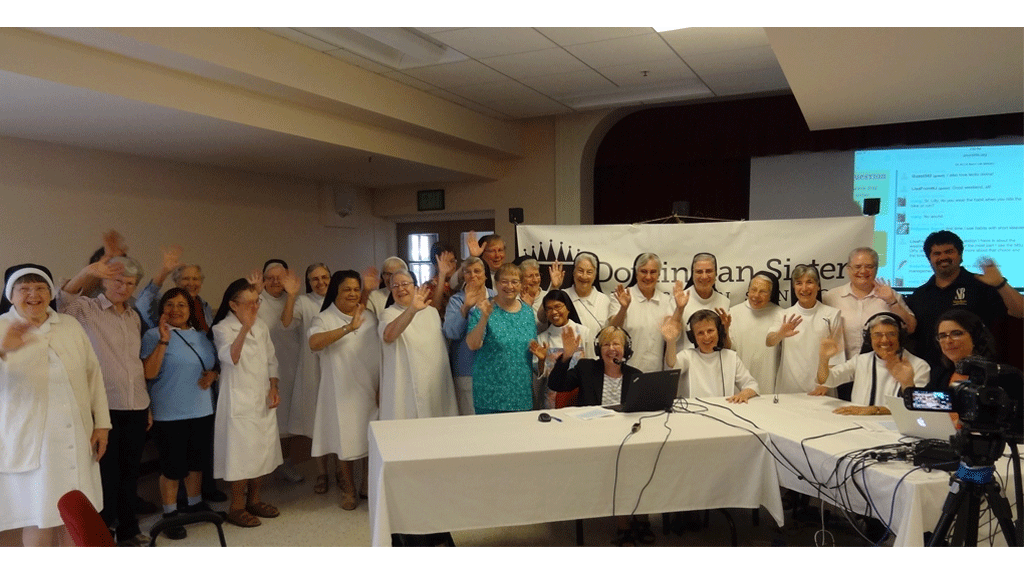 Waving goodbye to the peeps online!