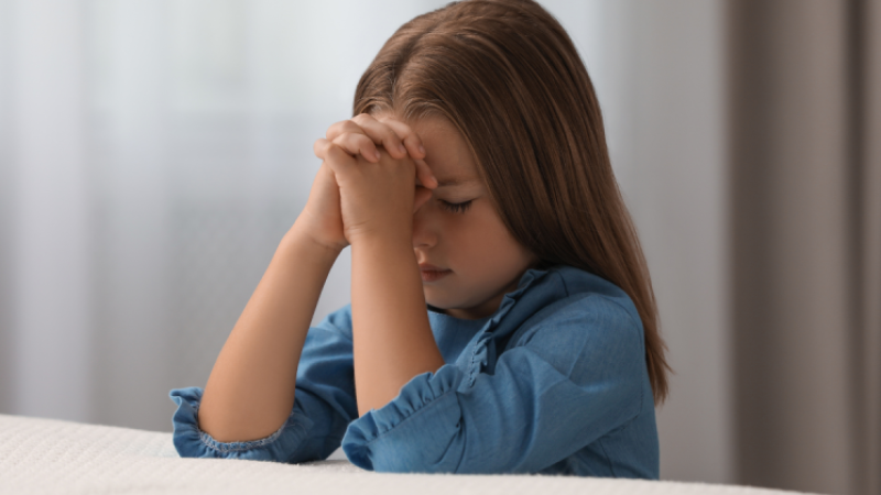 little girl prayers at bedtime
