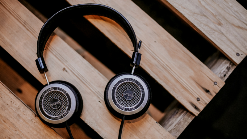 anunslife-podcast-headphones-grado